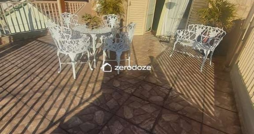 Casa 129m², 2qt, 3ban, 2vagas, copa, quintal, churr, semi-mob.