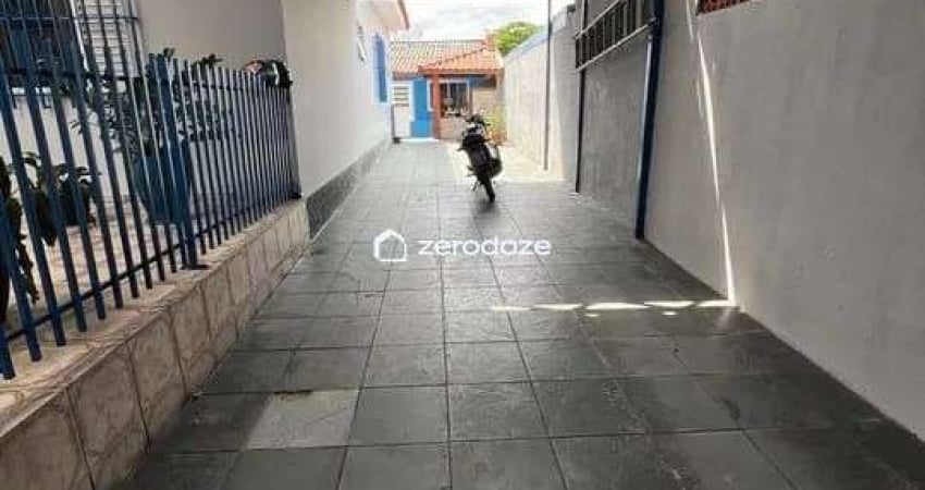 Casa com 3 quartos à venda na Avenida Barbacena, 817, Jardim Ismênia, São José dos Campos