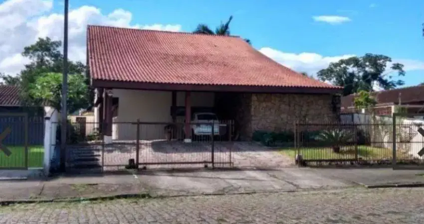 Casa com 5 quartos à venda no Bucarein, Joinville 