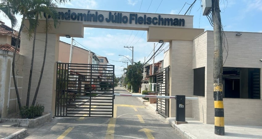 Casa Ampla Condomínio Júlio Fleischman - Estrada Iaraquã