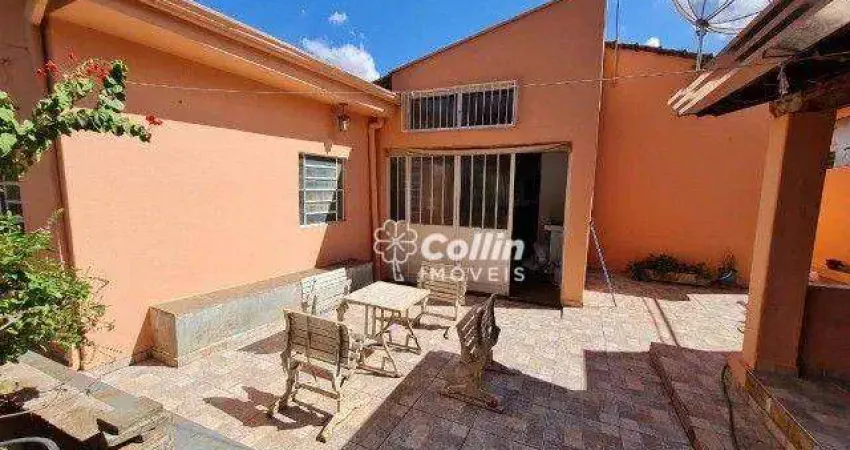 Casa com 3 dormitórios à venda, 550 m² por R$ 580.000,00 - Fabrício - Uberaba/MG