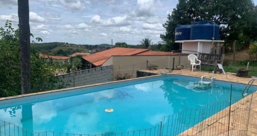CHACARA ÓTIMA,COM CASA TODA AREJADA, PISCINA NO CONDOMINIO VIVENDA