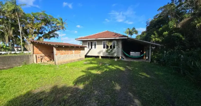'Refúgio dos Sonhos na Vila da Glória – Casa de Madeira com 3 Quartos em Paraiso