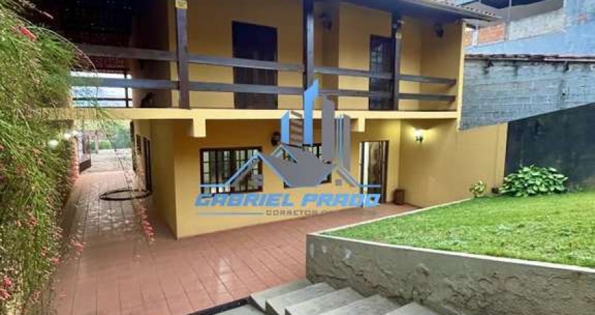 Casa para Venda em Atibaia, Três Pistas, 3 dormitórios, 1 suíte, 3 banheiros, 8 vagas