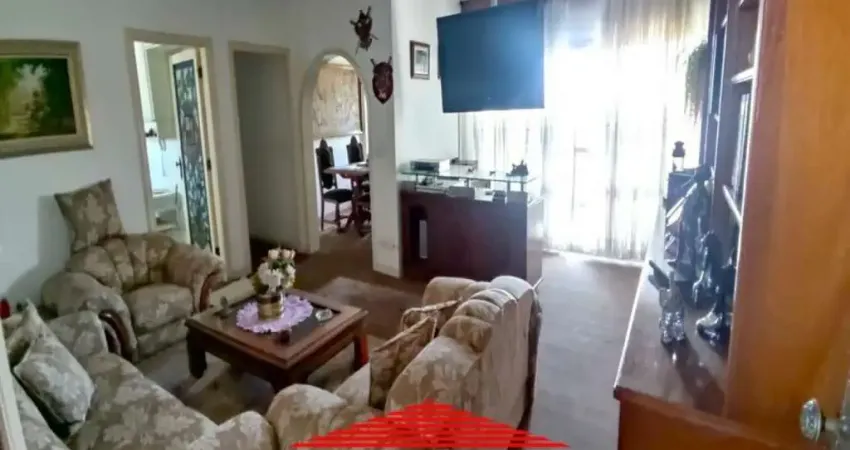 Linda Cobertura a 750 Metros da Praça da Árvore!!