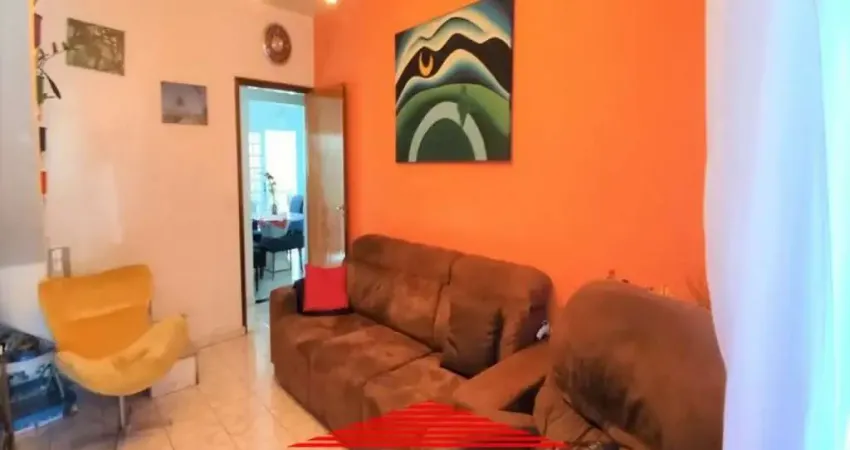 Lindo sobrado de três dormitórios e três vagas de garagem.