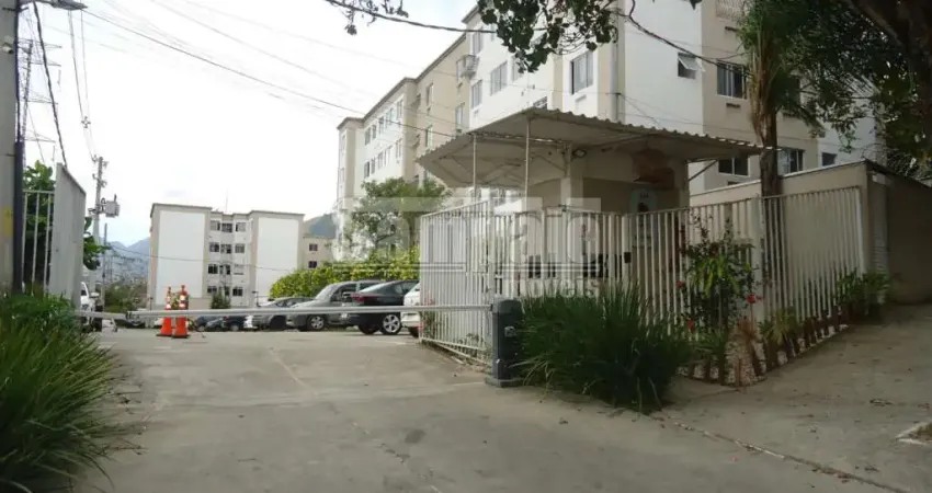 Excelente apartamento térreo de 2 quartos no condomínio reserva das árvores v