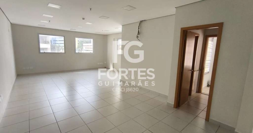 Sala Comercial com 53m² em vão livre face frente e com 2 banheiros privativos, no Centro Empresarial Jardim Botânico e ao lado do parque Raya;