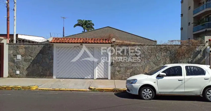 Casa Térrea na avenida Santa Luzia com 177m², 3 quartos sendo 1 suíte e com armários, 2 banheiros sendo 1 suíte e 1 social e 1 com banheira de hidromassagem