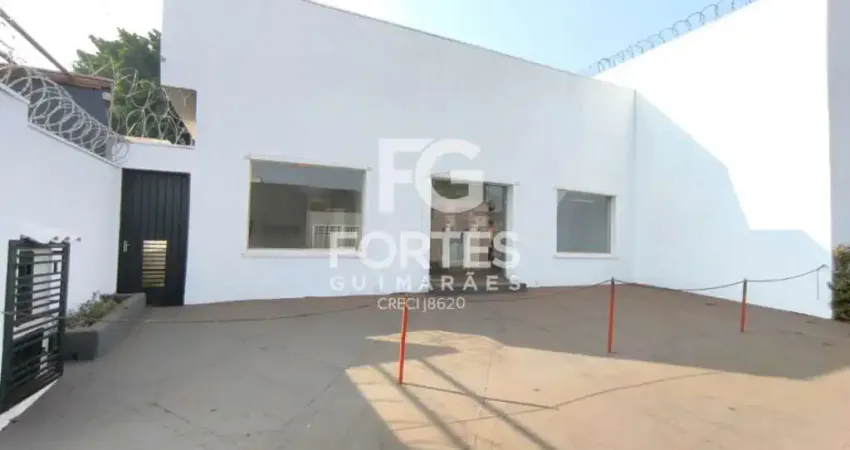 Salão/ Loja Térreo no Boulevard com 193m² de área construída em um terreno de 300m², entre as avenidas Independência e Nove de Julho, sendo 01 salão com vitrine na fachada