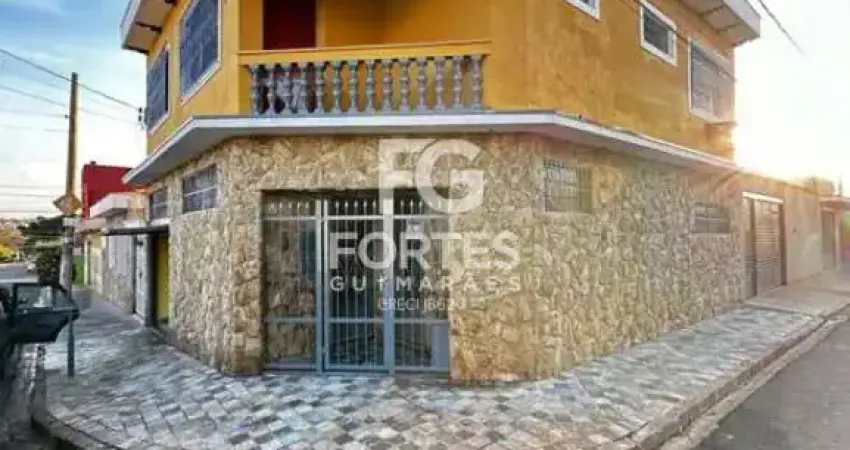 Casa com 3 Dormitórios de 240m² no Bairro  Vila Tibério!
