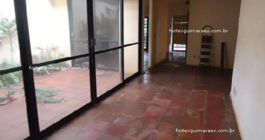 Casa com 4 Quartos com 212 m² de area construída no Bairro Jardim America!