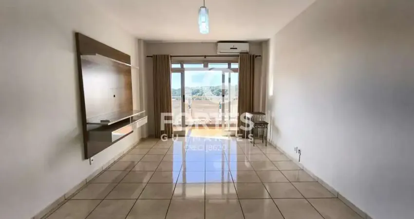Apartamento 114m² com 3 quartos sendo 2 com armários e ventiladores de teto e 1 com ar condicionado, no Centro e próximo do Shopping Santa Úrsula;