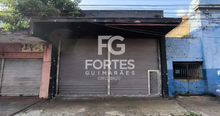 Salão comercial 350m² sendo área principal em vão livre com pé direito alto, podendo usar o recuo para estacionamento de clientes, porta de aço modelo comercial de enrolar e com automação + sótão para