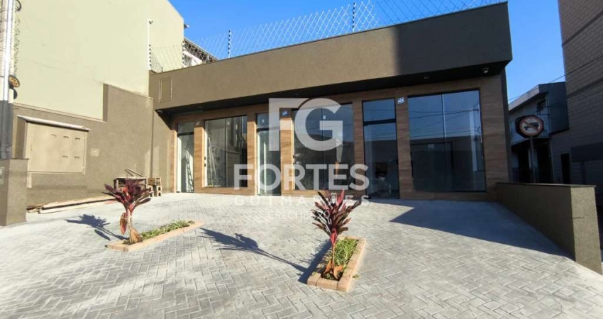 Loja/ Salão Comercial 39,58m² sendo vão livre 16,15m², fachada com vitrine, no bairro Vila Seixas entre as avenidas Francisco Junqueira e Portugal;