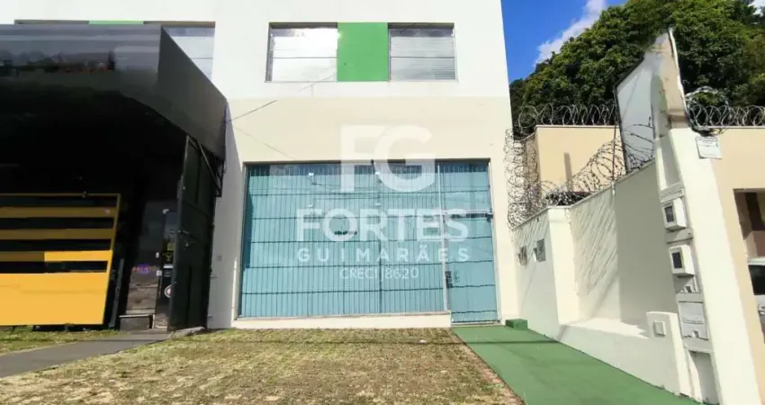 Salão/ Loja com 72m² em vão livre e pé direito alto, fachada com vitrine em blindex, espaço para copa com pia, na avenida Meira Junior;