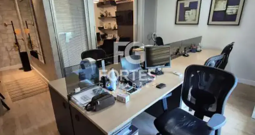 Sala comercial conjunto mobiliado e planejado (menos decoração) com 39m², no condomínio new office ao lado do fórum;