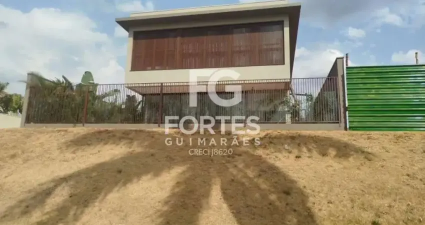 Linda casa em condomínio fechado no bairro residencial alto do castelo com 4 quartos de 364m² de área construída!