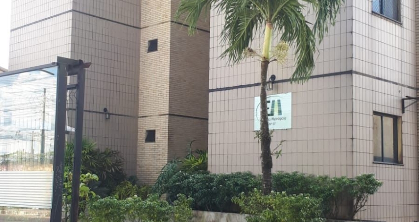 Alugo apartamento de 3 quartos sendo 1 suíte, térreo, próximo ao Shopping Metropole