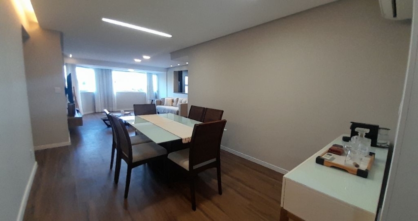À Venda Apartamento Reformado e Mobiliado com Vista Mar na Ponta Verde – 145 m² | 4 Quartos |