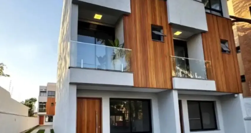 Casa em condomínio 03 suítes, pátio com churrasqueira, sacada e 2 vagas de garagem no bairro tristeza | zona sul de porto alegre.