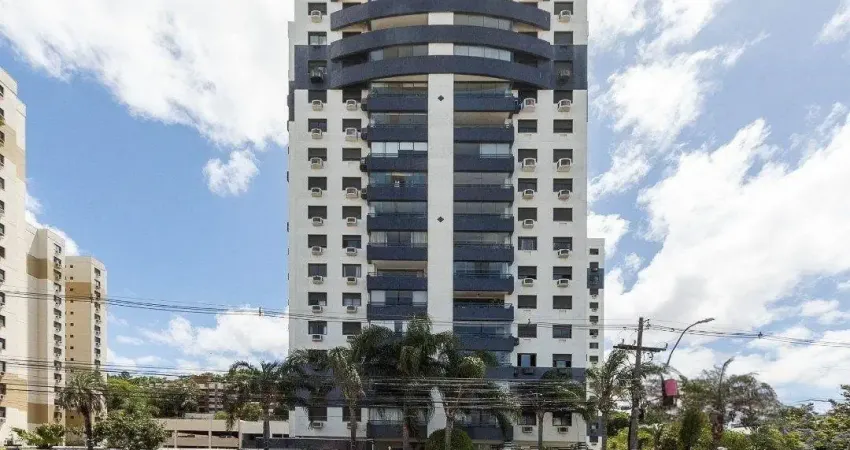 Apartamento totalmente reformado, com vista panorâmica incrível para o guaíba e para o golden lake. único de frente para a av. diário de notícias no condomínio!