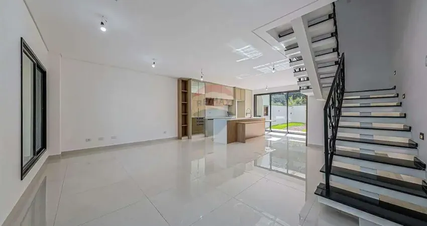 Casa alto padrão com quintal no pinheirinho com 4 quartos e 200m2 por r$1.290.000,00