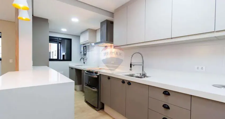 Apartamento Agua Verde, 3 quartos, 1 suíte e sacada com churrasqueira.