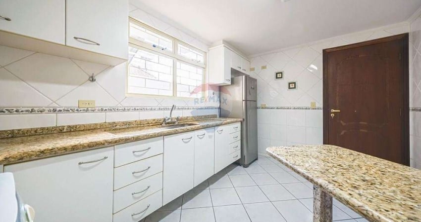 Sobrado com 3 quartos, 3 vagas no Água Verde - Curitiba