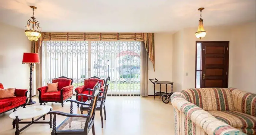 Casa térrea com 3 quartos, 1 suíte, 4 vagas, churrasqueira, no jardim social - curitiba