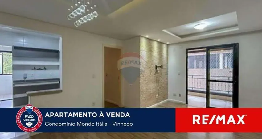 Vende-se apartamento no Condomínio Mondo Itália, com 3 dormitórios, 1 suíte e 2 vagas cobertas.