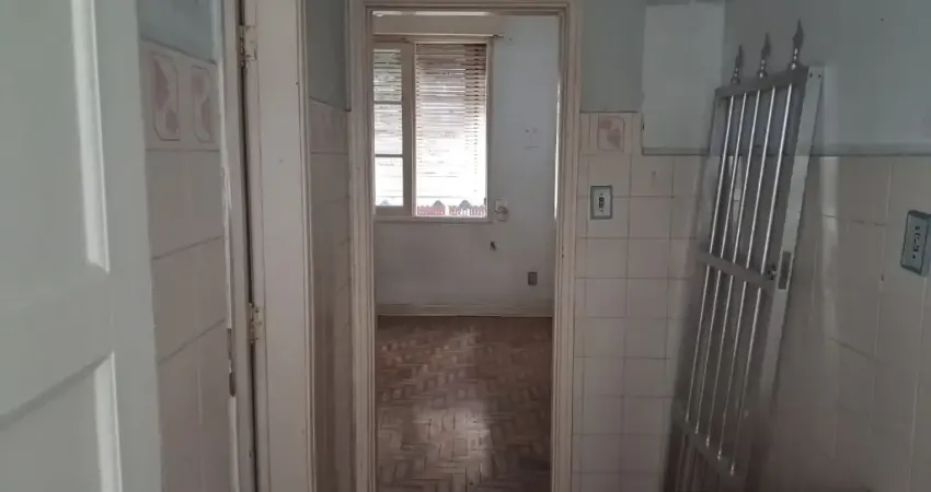 Ampla Kitnet para Venda em Frente Praia 30m² Itararé, São Vicente-SP