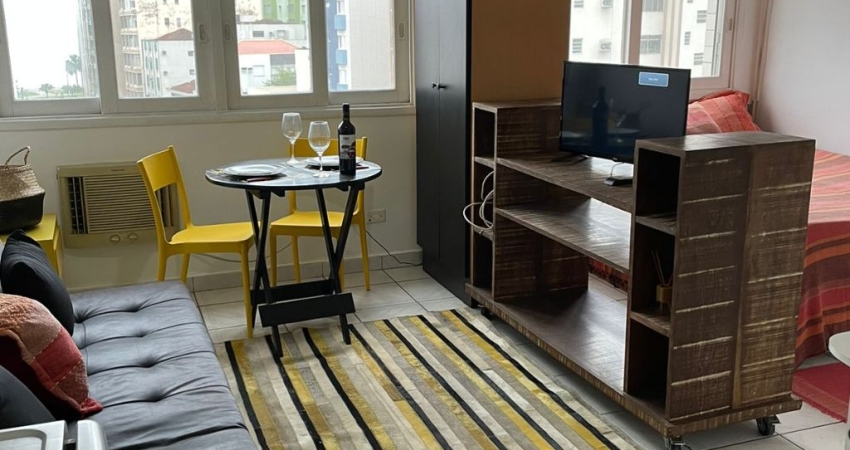 Ampla Kitnet Decorada e Mobiliada 40m² Aparecida Santos-SP