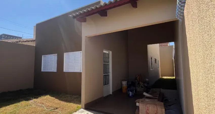 Casa geminada com 2 quartos  a venda setor das brisas jataí go,parte alta da cidade