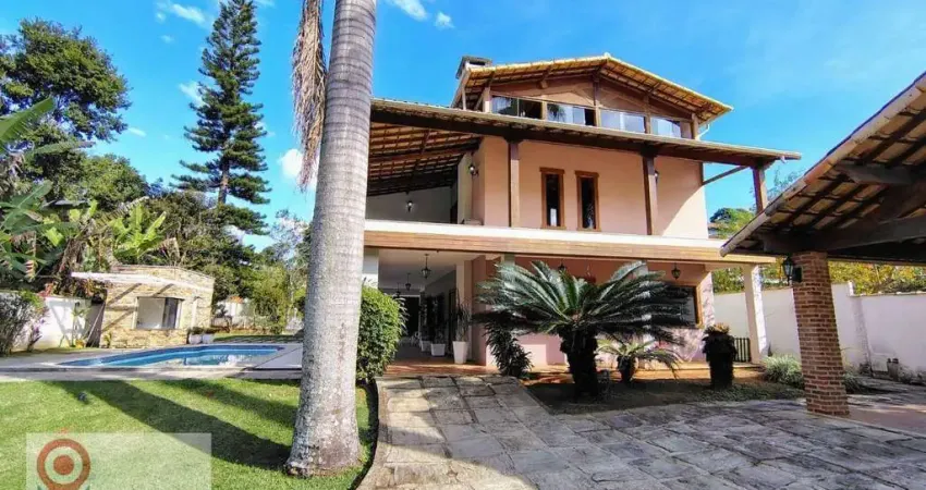 Casa alto padrão com 5 dormitórios para alugar, por R$ 5.500,00 mensal - Jardim L Ermitage - Juiz de Fora/MG