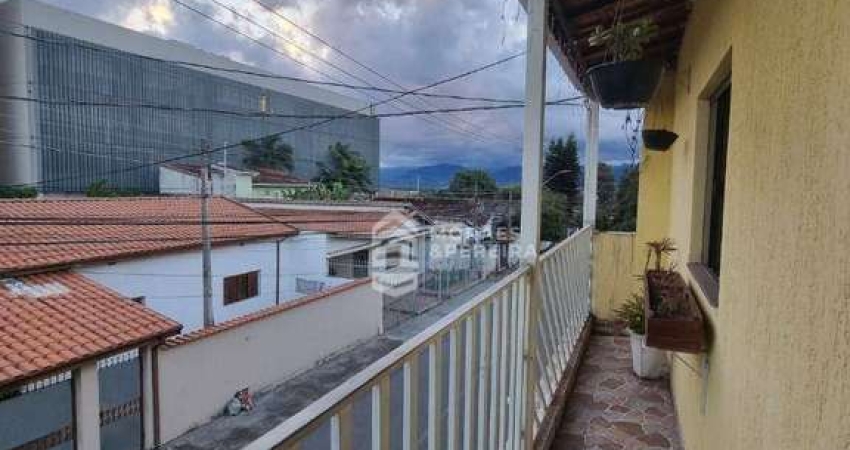 Sobrado com 3 dormitórios para alugar, 174 m² por R$ 2.680,00/mês - Santana - Pindamonhangaba/SP