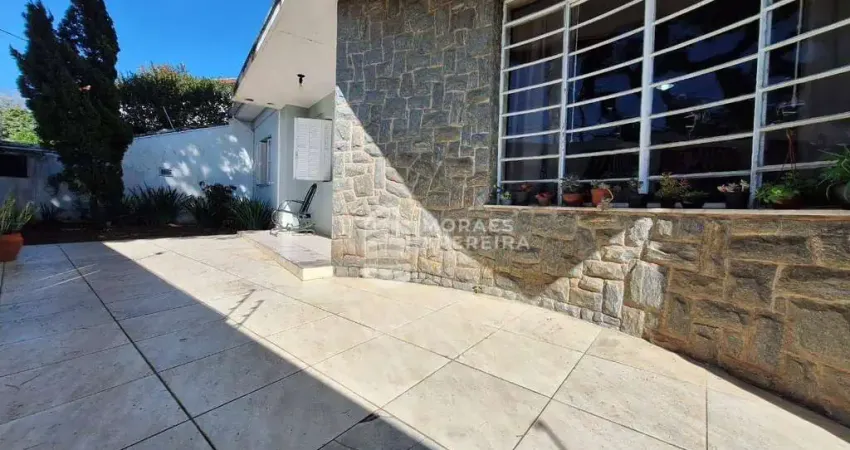 Casa com 4 dormitórios à venda, 324 m² por R$ 920.000,00 - Centro - Pindamonhangaba/SP