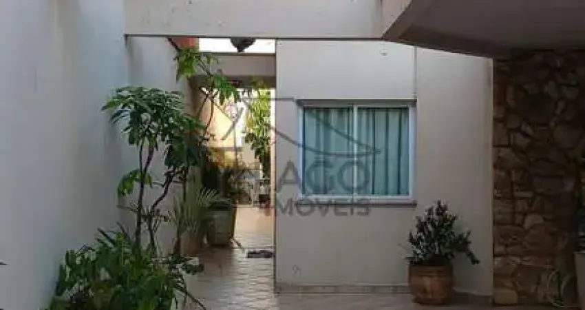 Sobrado à venda no Jardim Vila Formosa, 3 dormitórios, sendo 1 suíte, 4 vagas de garagem, com fácil