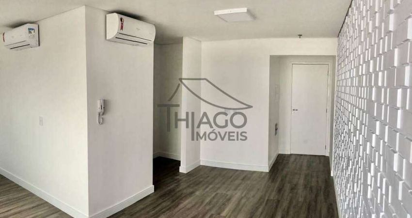 Sala Comercial com 40m²,  sacada e vaga de garagem à venda, localizada no bairro Vila Carrão, São P