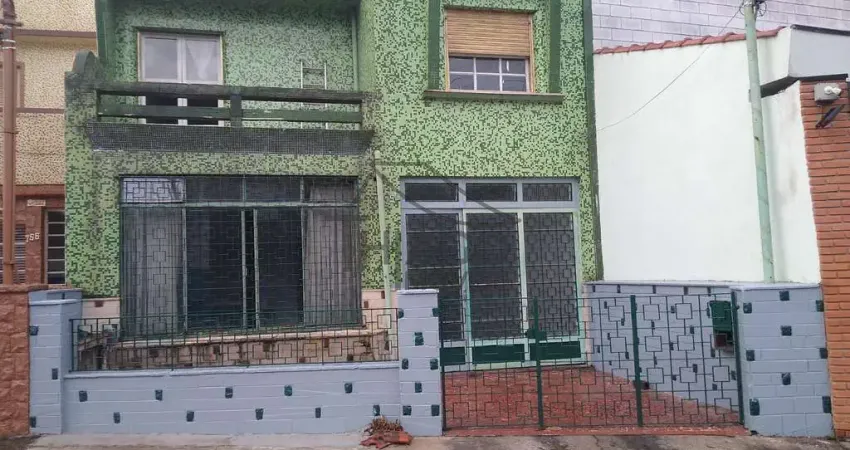 Sobrado à venda na Vila Bertioga (Mooca), de 248m², 3 dormitórios, com sacada ampla, 2 vagas de gar