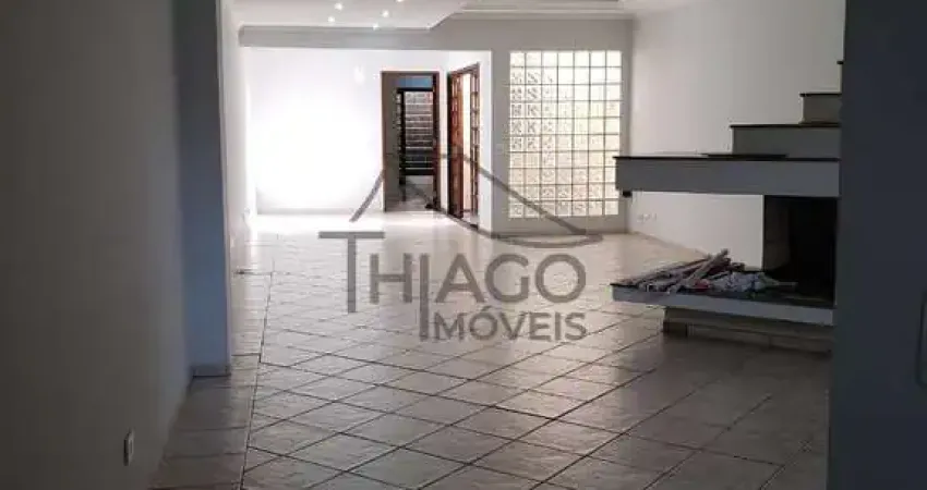 Excelente e espaçosa casa à venda na Vila Mariana de 300m², com fácil acesso ao Metrô Vila Mariana