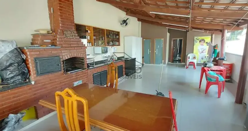 Casa para venda no Tatuapé, 4 suites, sendo uma com hidro e TV, 3 vagas de garagem, piscina cobert