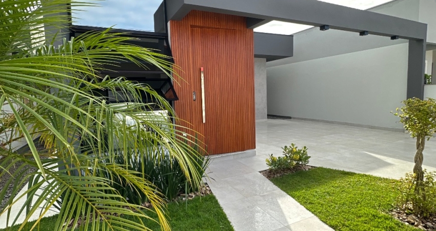 Casa com dois quartos sendo 1 suíte em São José