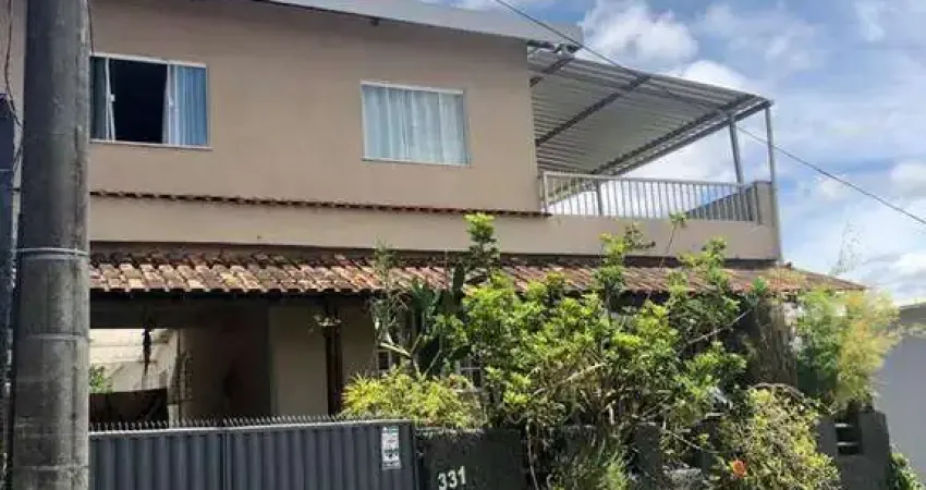 02 casas no mesmo terreno (casa principal com 3 quartos), 200 m² por R$ 730 Mil - Democrata