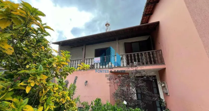 Casa triplex com 4 quartos e quintal com frutíferas à venda, 305 m² por R$ 949.900 - Boa Vista - Juiz de Fora/MG