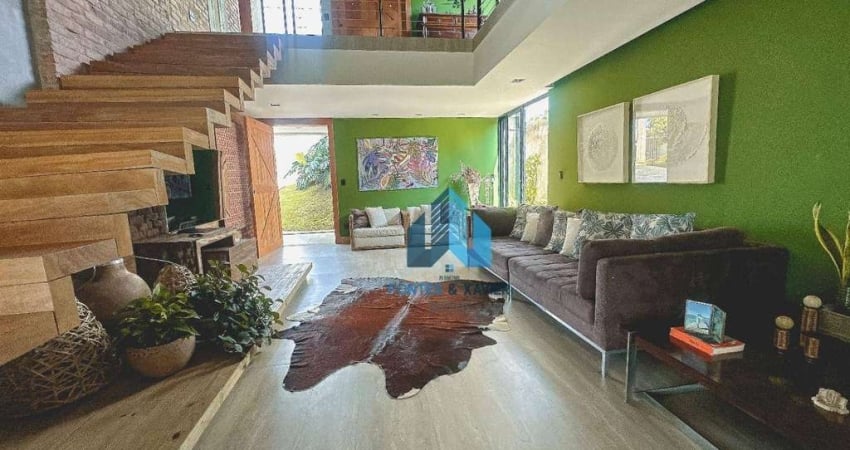 Casa espetacular com 3 suítes em meio a natureza, 420 m² à venda por R$ 2.100.000 - Cond. Pedras Altas, Aeroporto