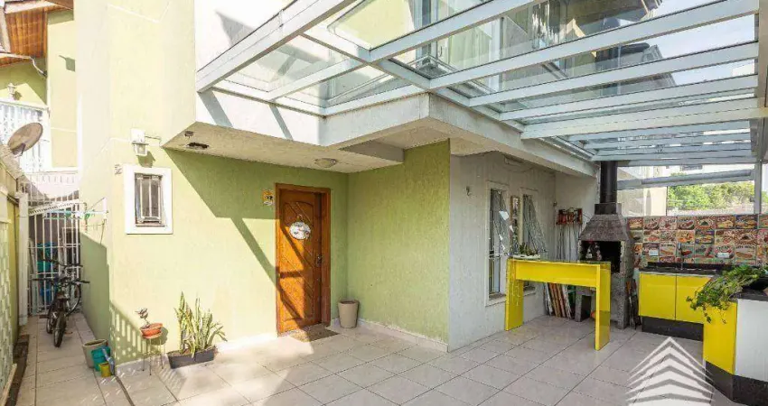 Sobrado a venda no Novo Mundo, 3 dormitórios, 1 vaga de garagem, face norte, aceita permuta, ótima localização