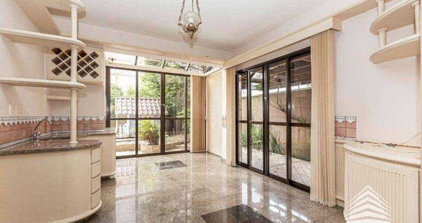 Casa em condomínio no Seminário com 5 quartos, suíte master com hidromassagem, espaço gourmet, lareira, cozinha integrada e fácil acesso ao comércio l