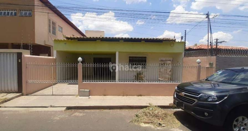 Casa Residencial à venda, no bairro Sao Pedro, Teresina/PI