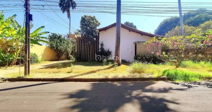 Casa Residencial/Comercial à Venda no Bairro São Cristovão